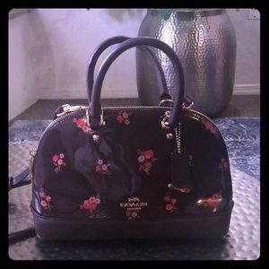 Authentic  Coach Floral purse 💐